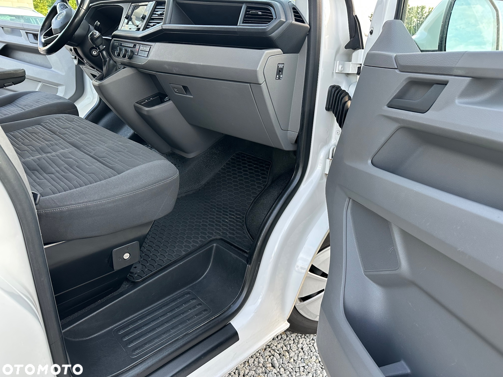 Volkswagen Caravelle 6.1 2.0 TDI L2 Highline - 28