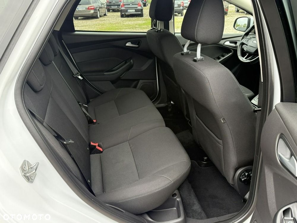 Ford Focus - 25