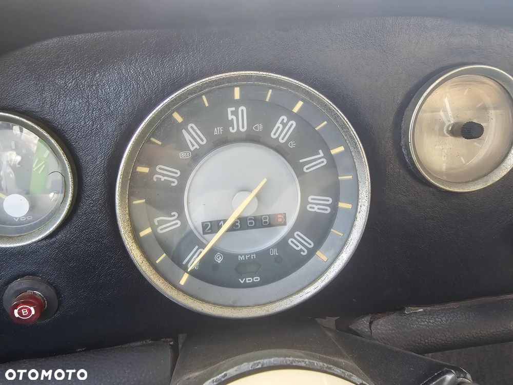 Volkswagen Karmann Ghia - 19