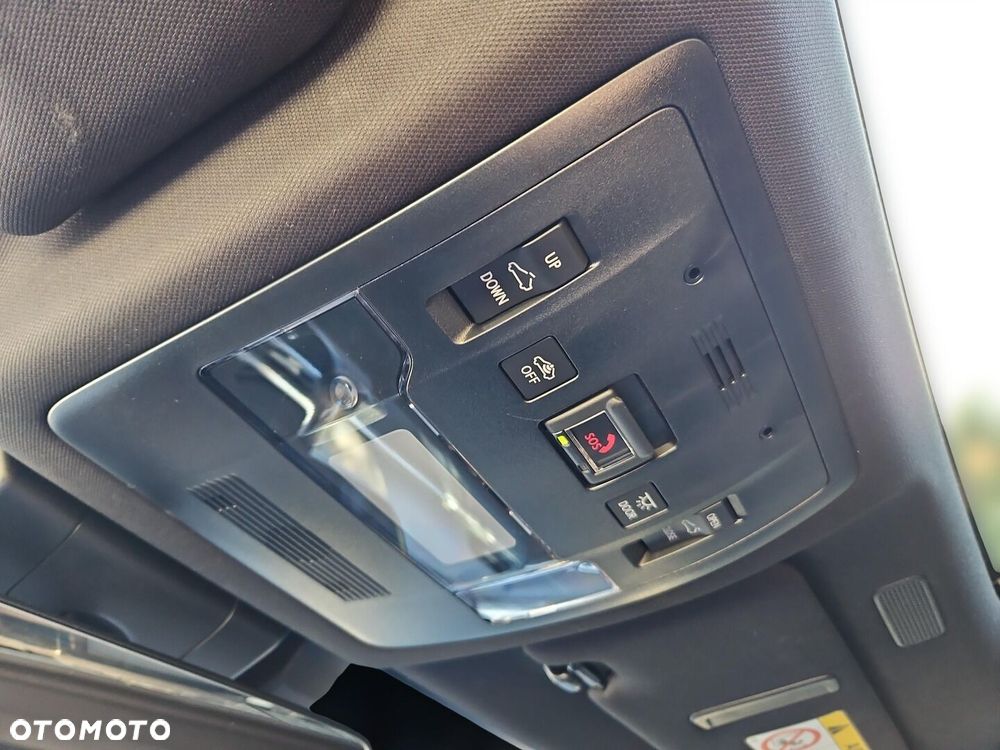 Lexus ES 300h F Sport Edition - 20