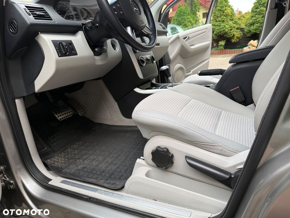 Mercedes-Benz Klasa B 180 CDI DPF Autotronic SPORT EDITION - 15