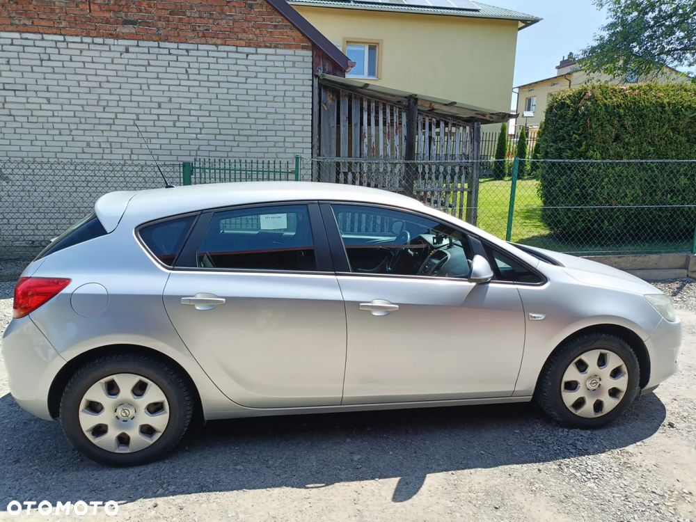 Opel Astra - 2