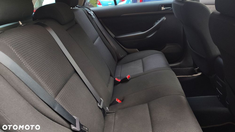 Toyota Avensis 1.8 VVT-i Executive - 37