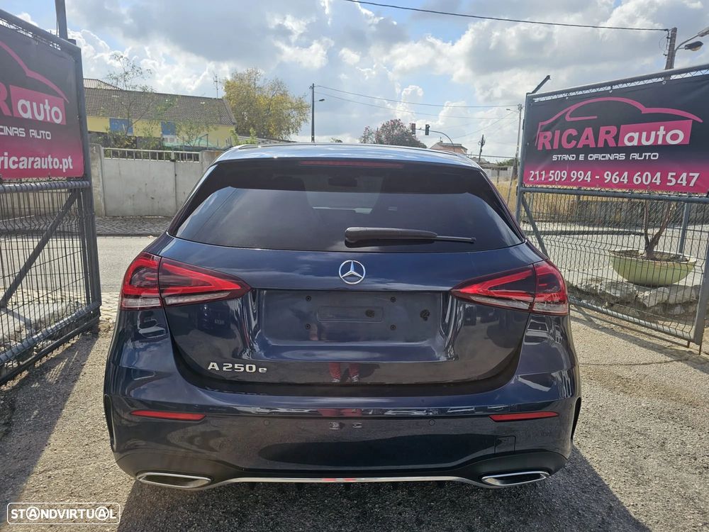 Mercedes-Benz A 250 e AMG Line - 12