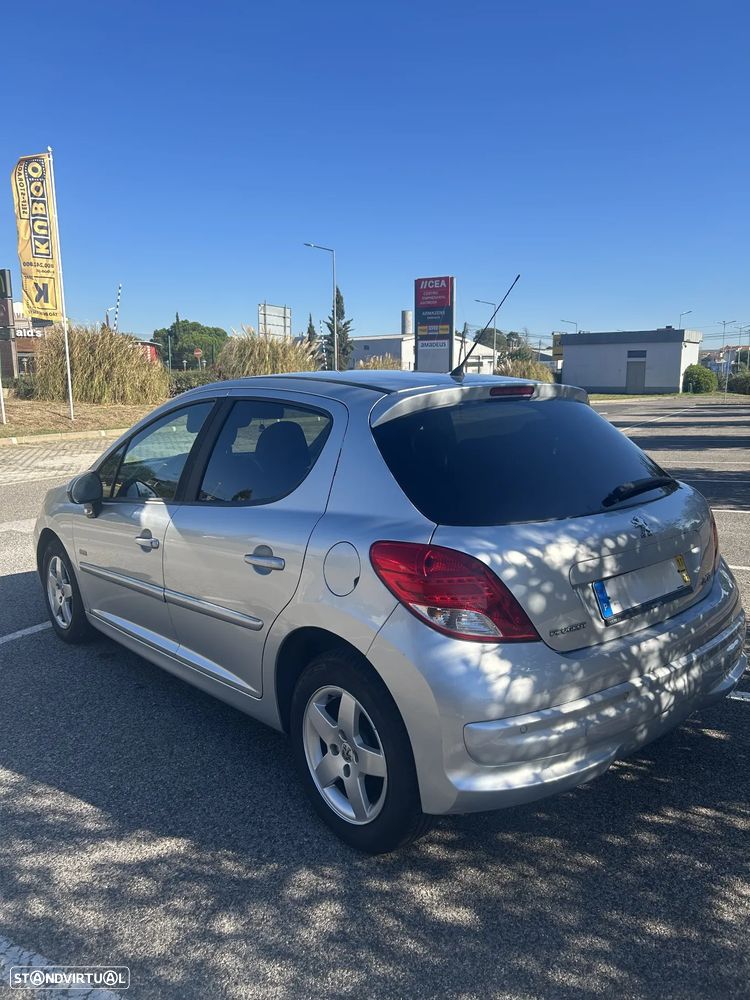 Peugeot 207 1.4 16V SE Sportium - 3