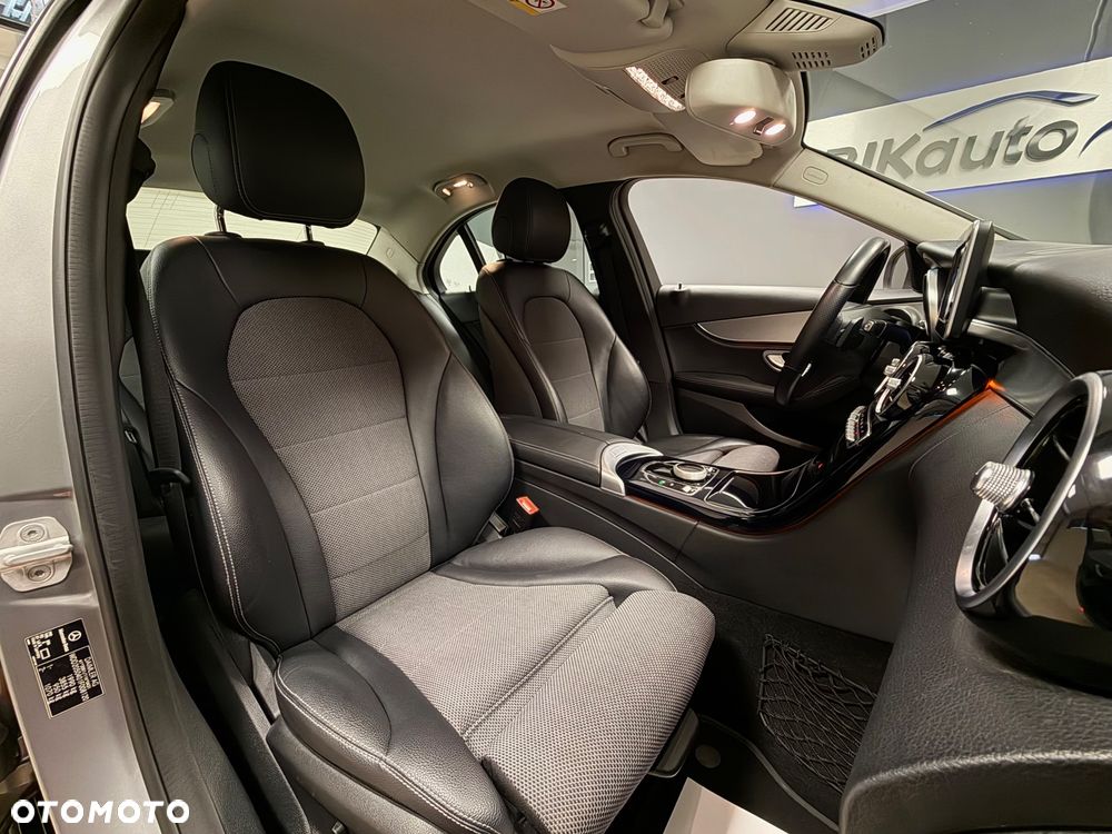 Mercedes-Benz Klasa C 180 7G-TRONIC - 27
