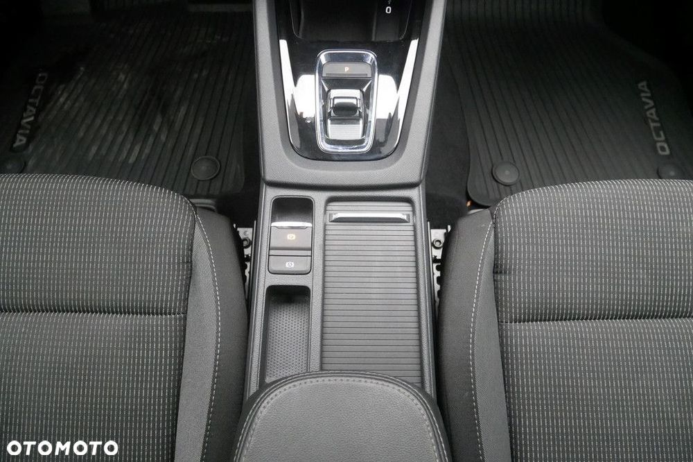 Skoda Octavia 2.0 TDI Ambition DSG - 11
