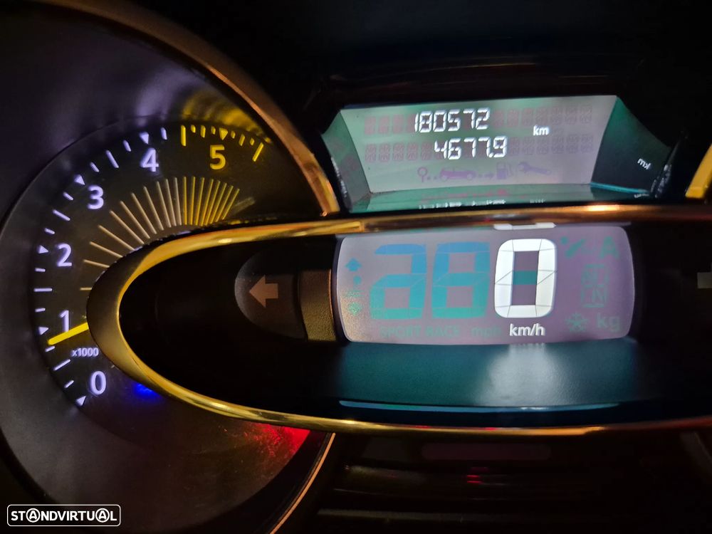 Renault Clio Sport Tourer 1.5 dCi Dynamique S - 17