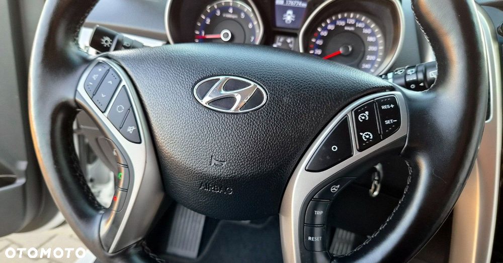 Hyundai i30 - 32