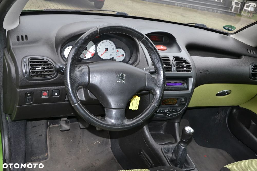 Peugeot 206 CC 110 Platinum - 8