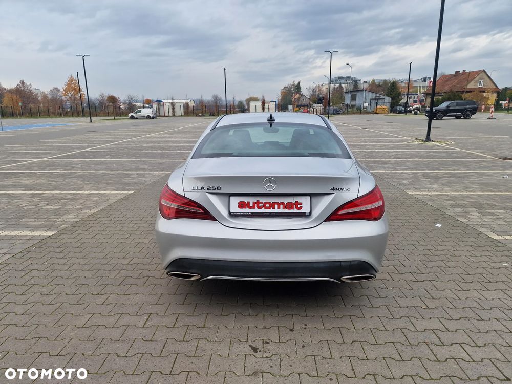 Mercedes-Benz CLA 250 4-Matic AMG Line - 9