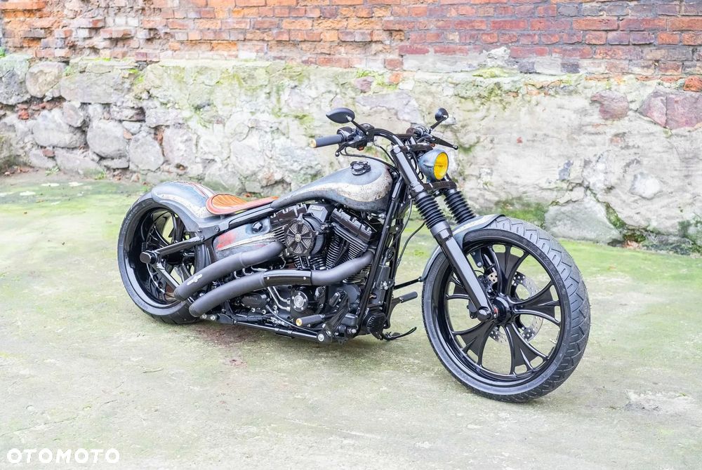 Harley-Davidson Softail Breakout - 4