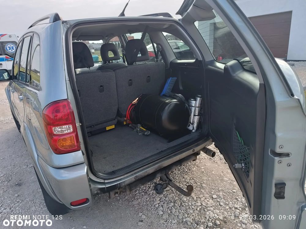 Toyota RAV4 2.0 VVT-i 4x4 - 6