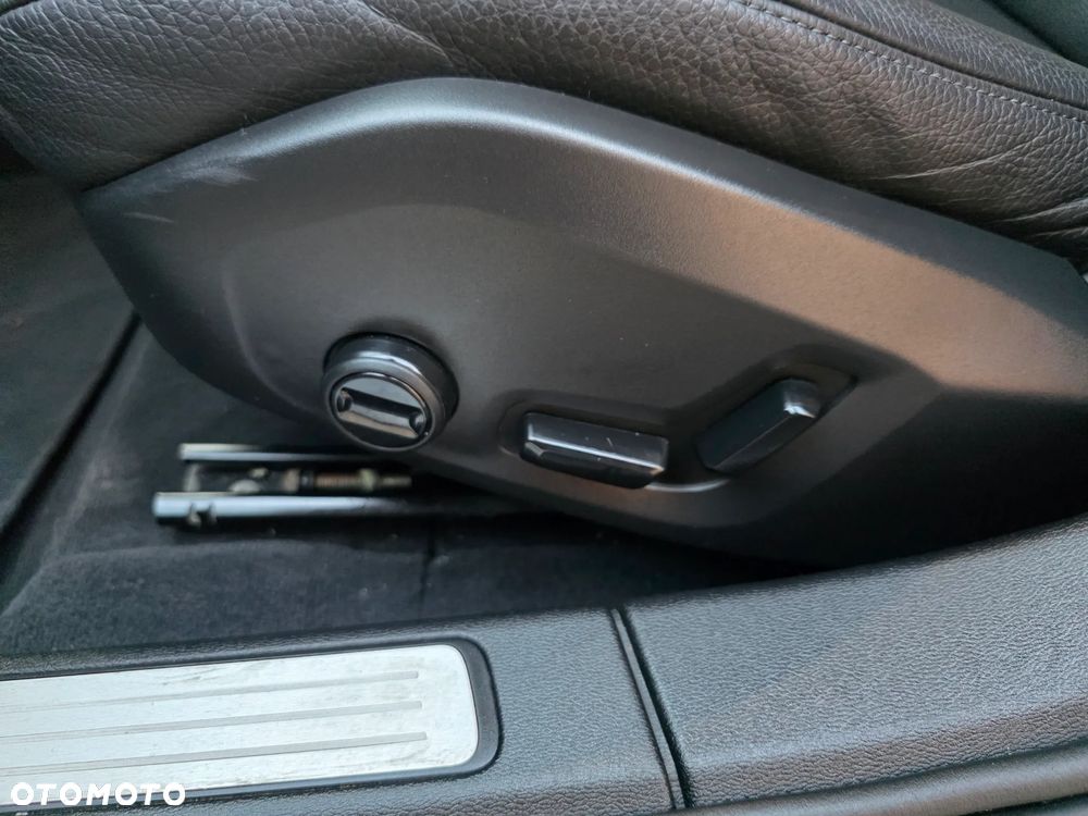 Volvo V60 D4 Momentum - 12