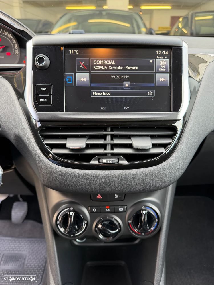 Peugeot 208 1.4 HDi SE Style - 19