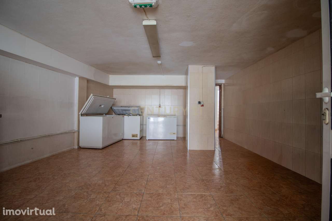 Pastelaria Totalmente Equipada no Centro da Granja do Ulmeiro para arr - Grande imagem: 5/31