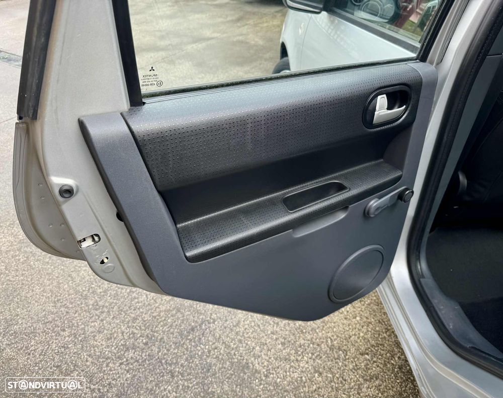 Mitsubishi Colt 1.3 Inform RCD/AC - 12