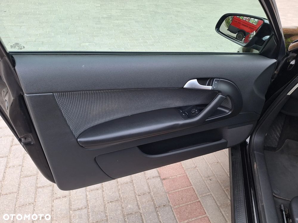 Audi A3 3-drzwiowe 1.6 Ambiente - 15