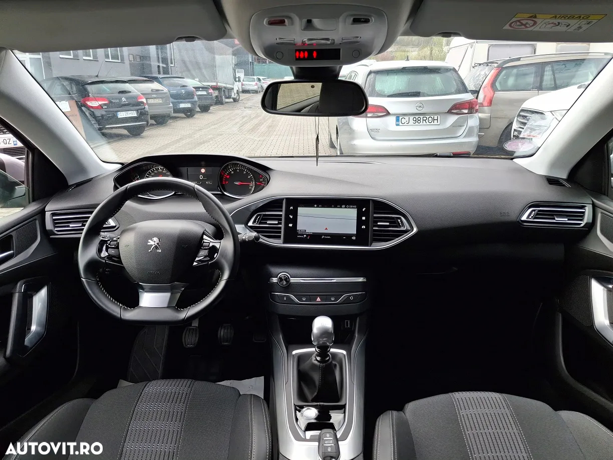 Peugeot 308 1.2 L PureTech Turbo S&S Allure - 7