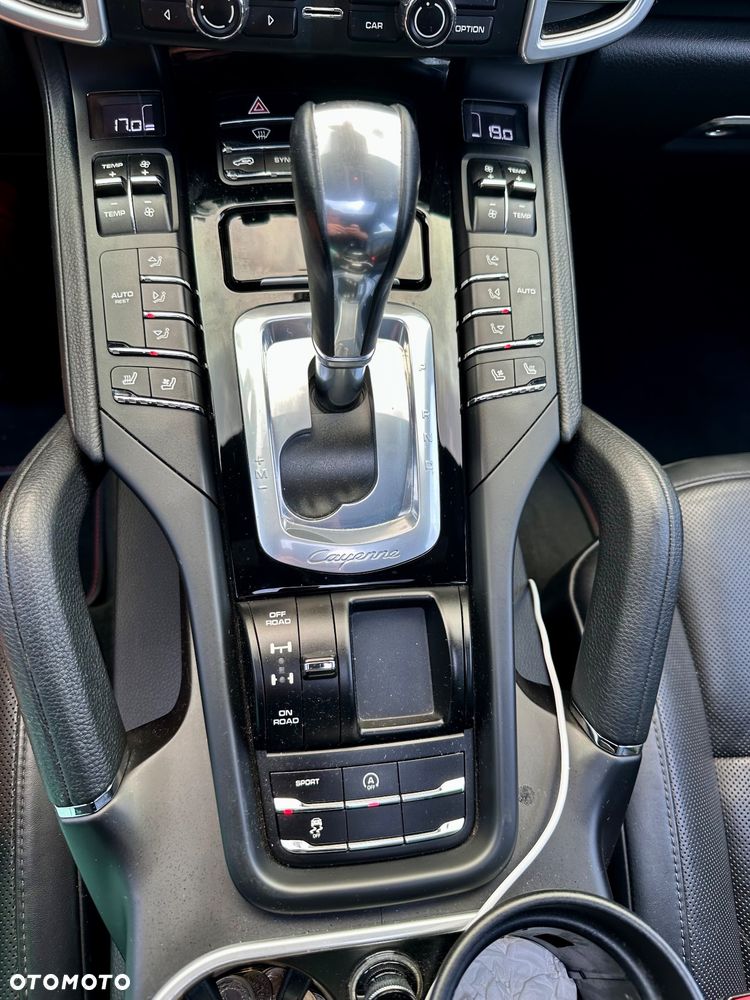 Porsche Cayenne Standard - 19