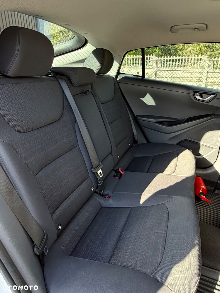 Hyundai IONIQ hybrid Premium - 13