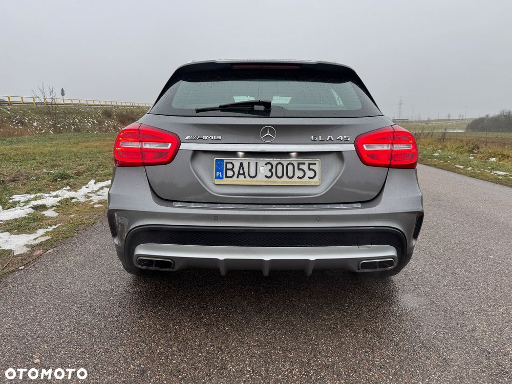 Mercedes-Benz GLA - 6