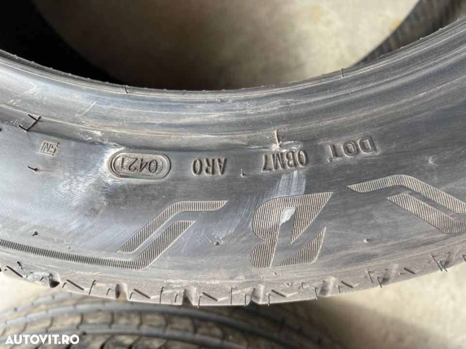 vând 2 anvelope 305/40/20 bridgestone cu runflat de vară ca noi - 6