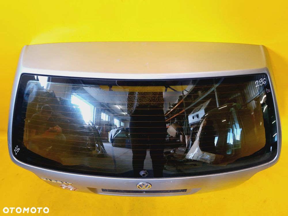KLAPA SZYBA TYŁ TYLNA POKRYWA BAGAŻNIKA KLAPA VW PASSAT B5 LIFT 00-05 LAK: LA7S NR295 - 2