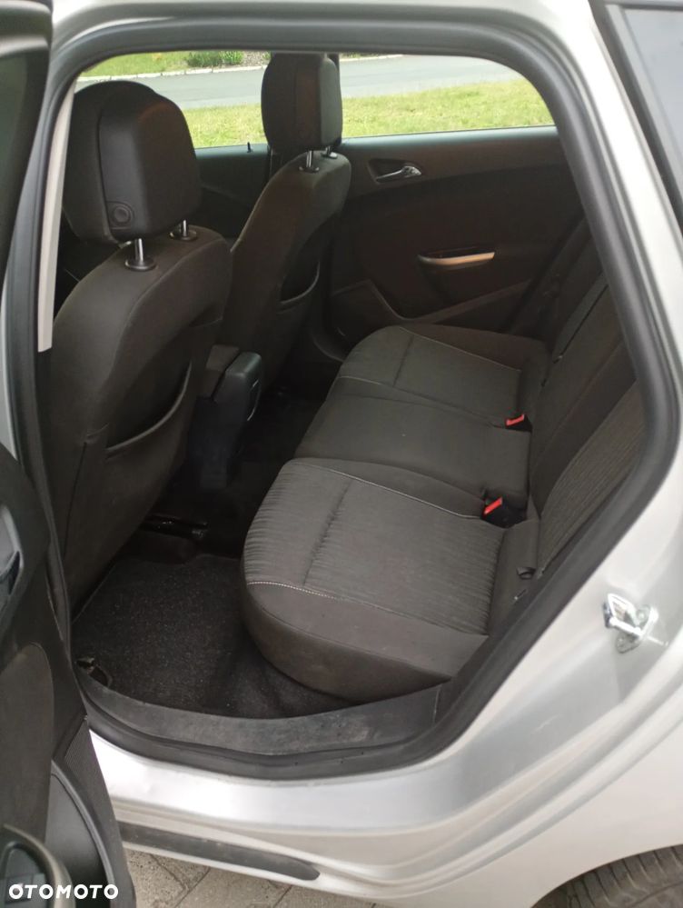 Opel Astra - 8