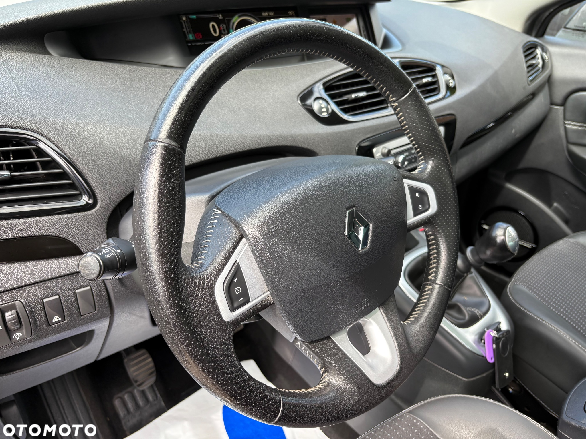Renault Scenic TCe 130 Bose Edition - 17