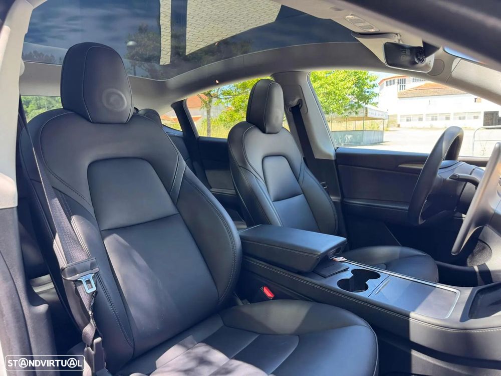 Tesla Model Y Long Range Dual Motor AWD - 25