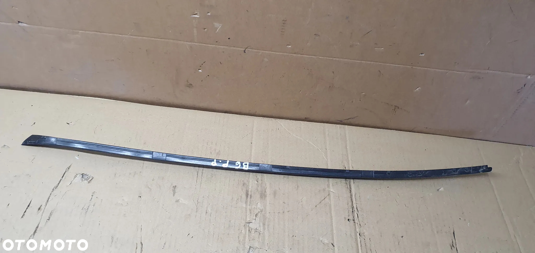 Listwa szyby czołowej prawy przód VW Passat B6 3C0854328A - 5