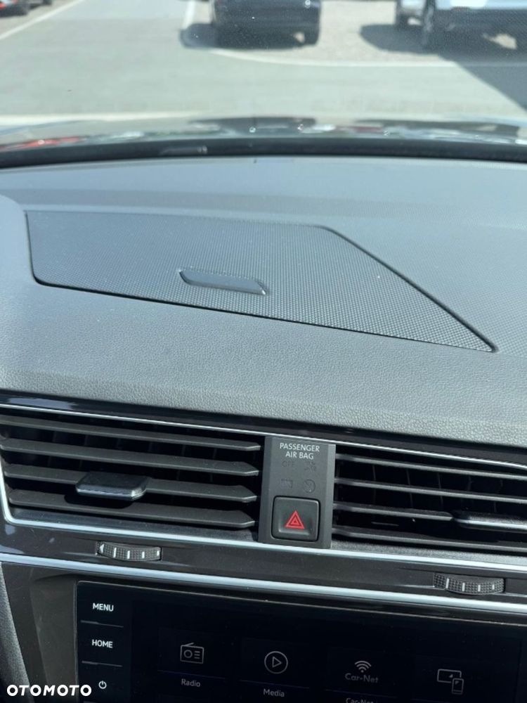 Volkswagen Tiguan - 32