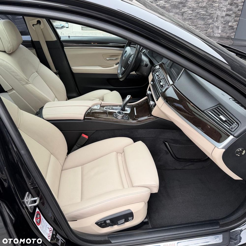 BMW Seria 5 525d xDrive Sport-Aut Modern Line - 14