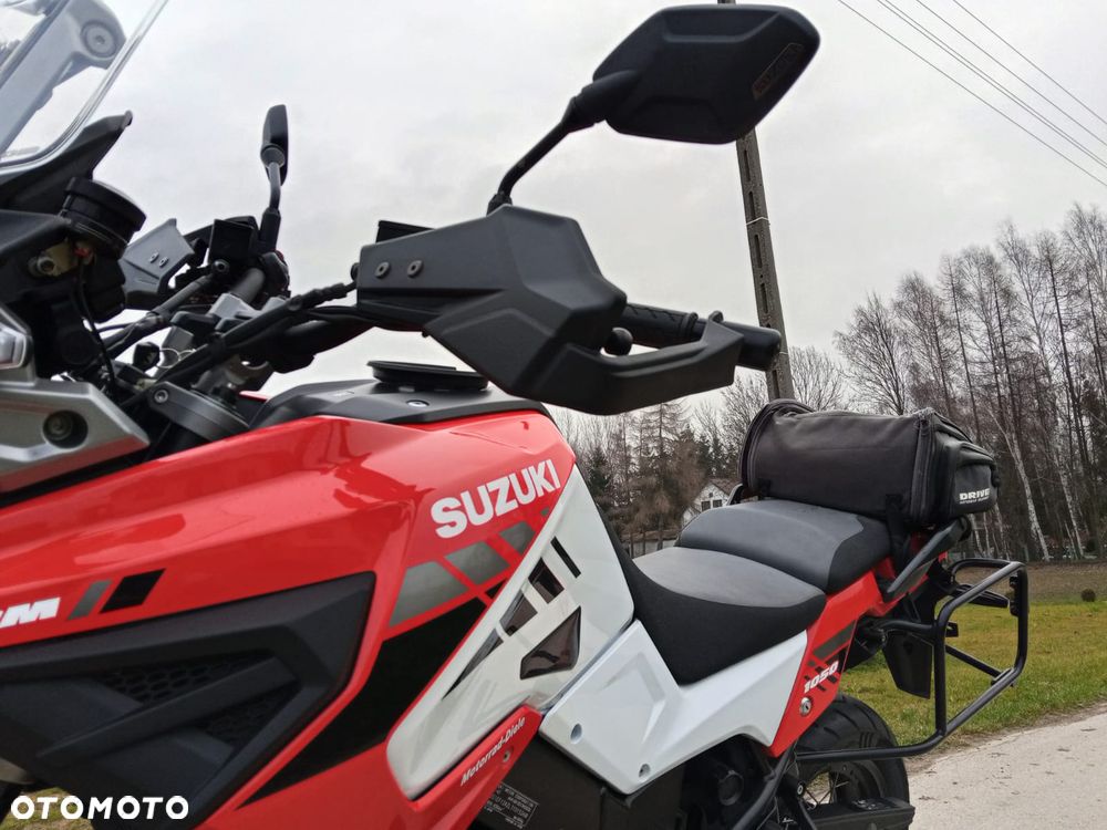 Suzuki V-STROM - 10