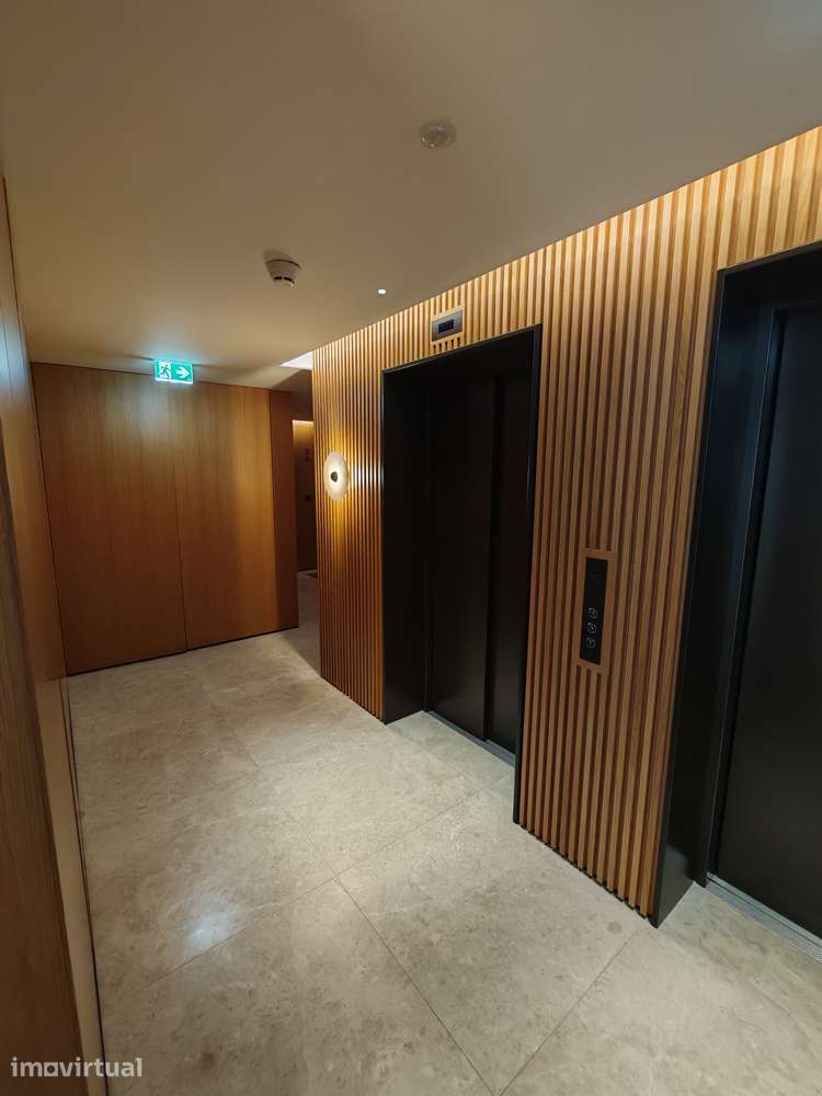 Estudio novo com garagem junto ao Saldanha - Grande imagem: 2/25