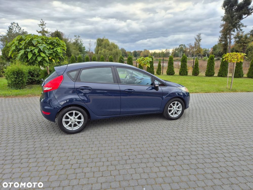 Ford Fiesta - 25