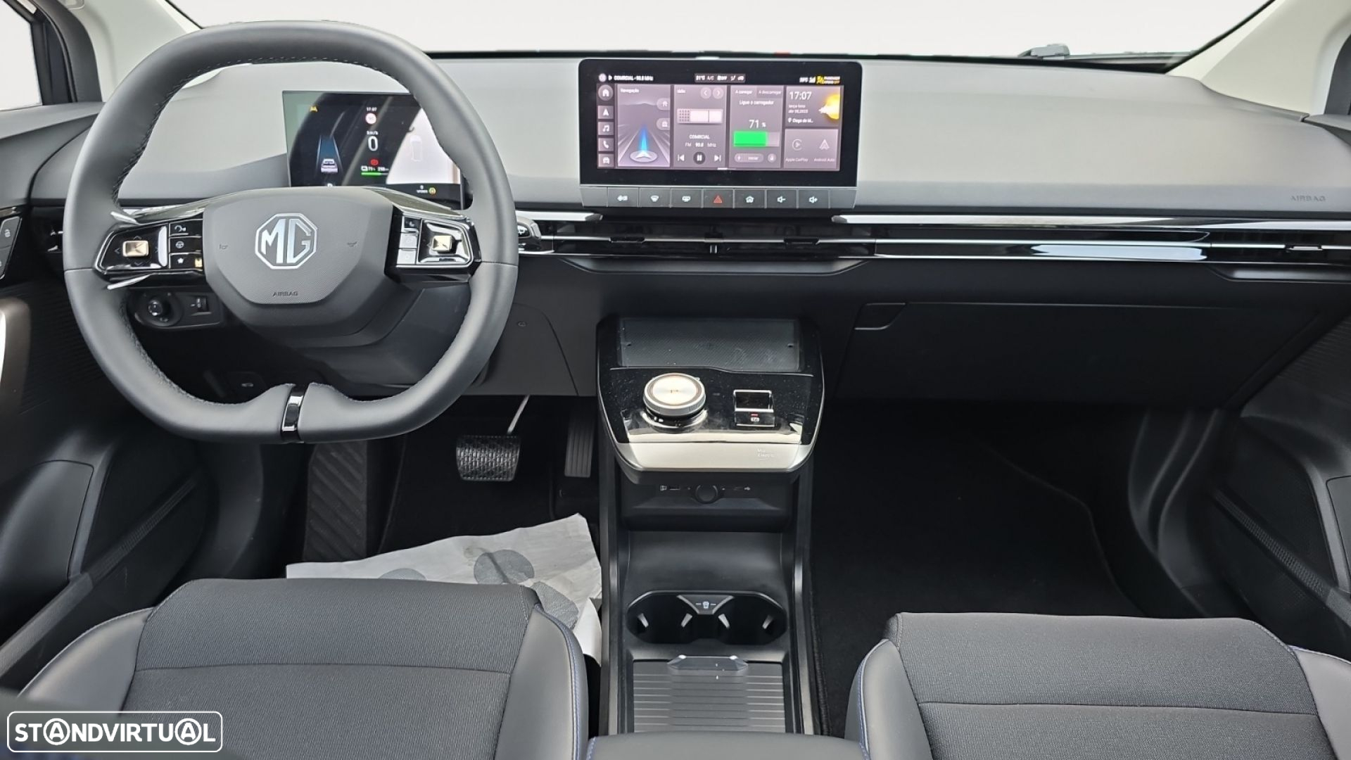 MG MG4 64 kWh Luxury - 12