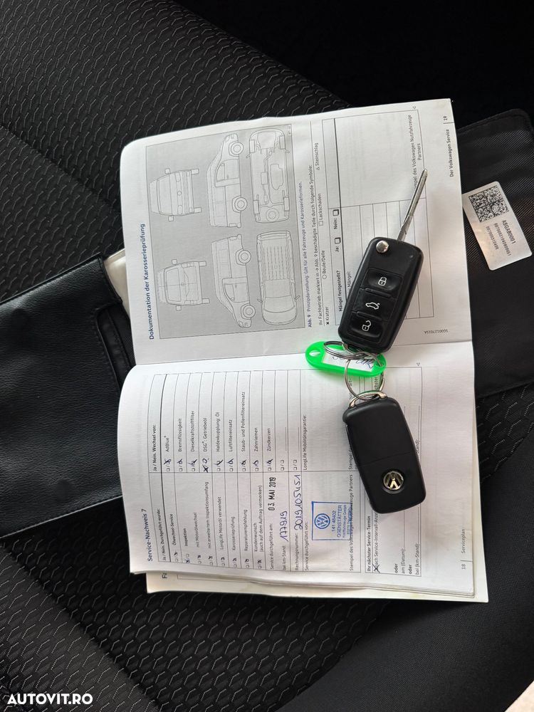 Volkswagen Caravelle - 31