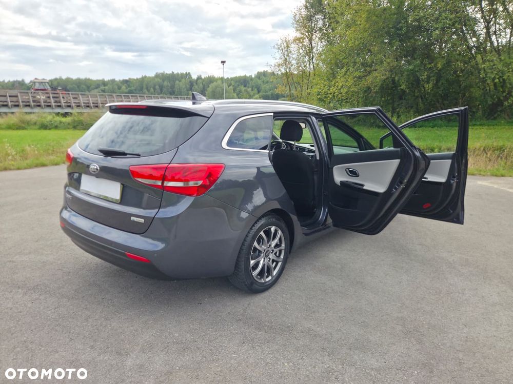 Kia Ceed - 21