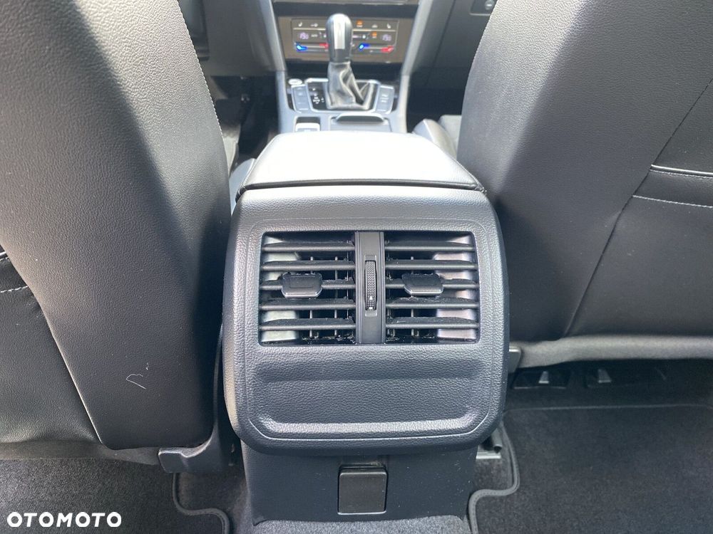 Volkswagen Passat Variant - 18
