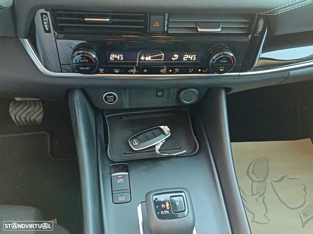 Nissan Qashqai 1.3 DIG-T N-Connecta Xtronic — fotografia 15