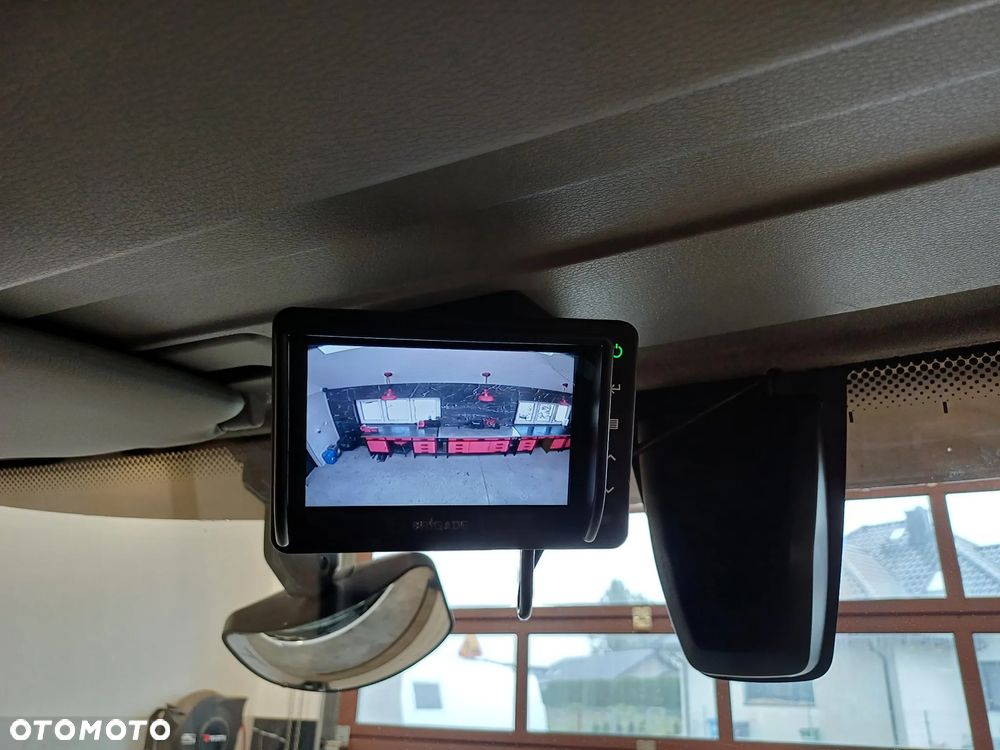 Renault D12 Zamiatarka Zoeller Faun Euro 6 PM10 Szczotki L/R Rok 2017 2 Silniki 2825 MTH - 24