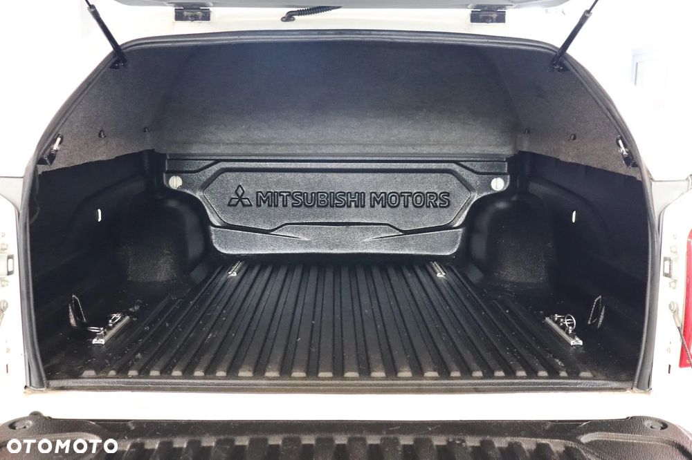 Mitsubishi L200 2.4 d CC Invite EU6 - 22