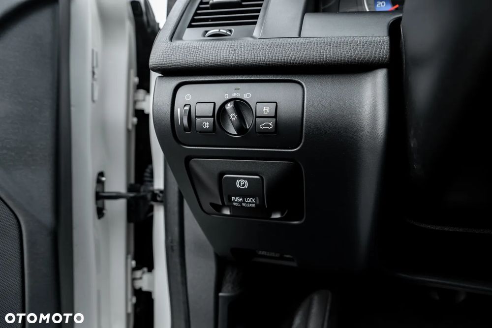 Volvo XC 60 D5 AWD RDesign - 30