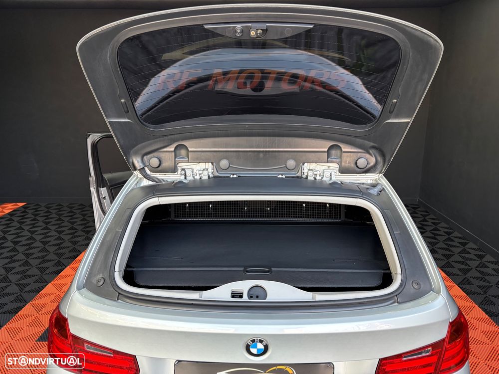 BMW 320 d Touring Aut. Sport Line - 31