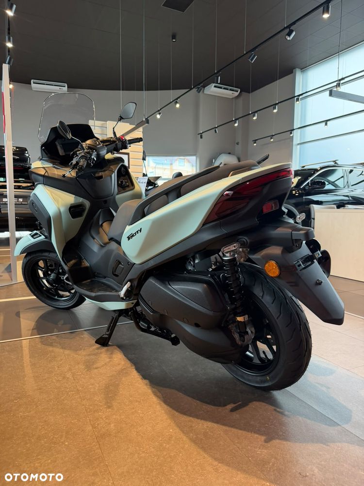 Yamaha Tricity - 6
