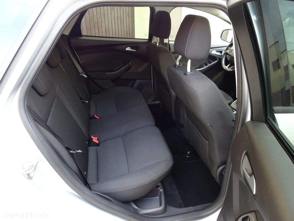 Ford Focus SW 1.6 TDCi DPF SYNC Edition - 8