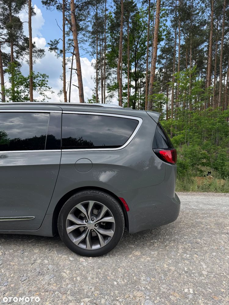 Chrysler Pacifica - 6