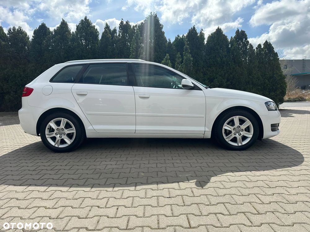 Audi A3 Sportback 1.6 TDI DPF Attraction S tronic - 7
